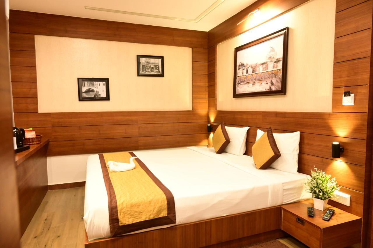Hotel Silkhouse Premier Danapur Exterior foto