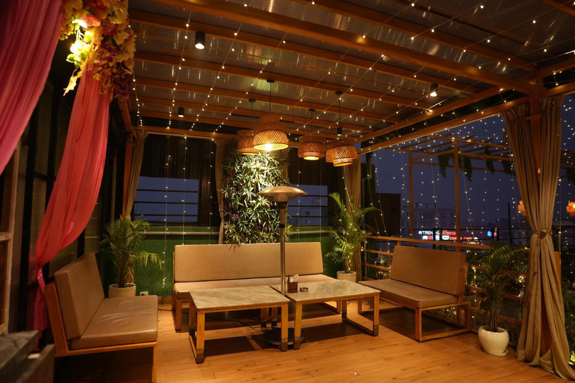 Hotel Silkhouse Premier Danapur Exterior foto